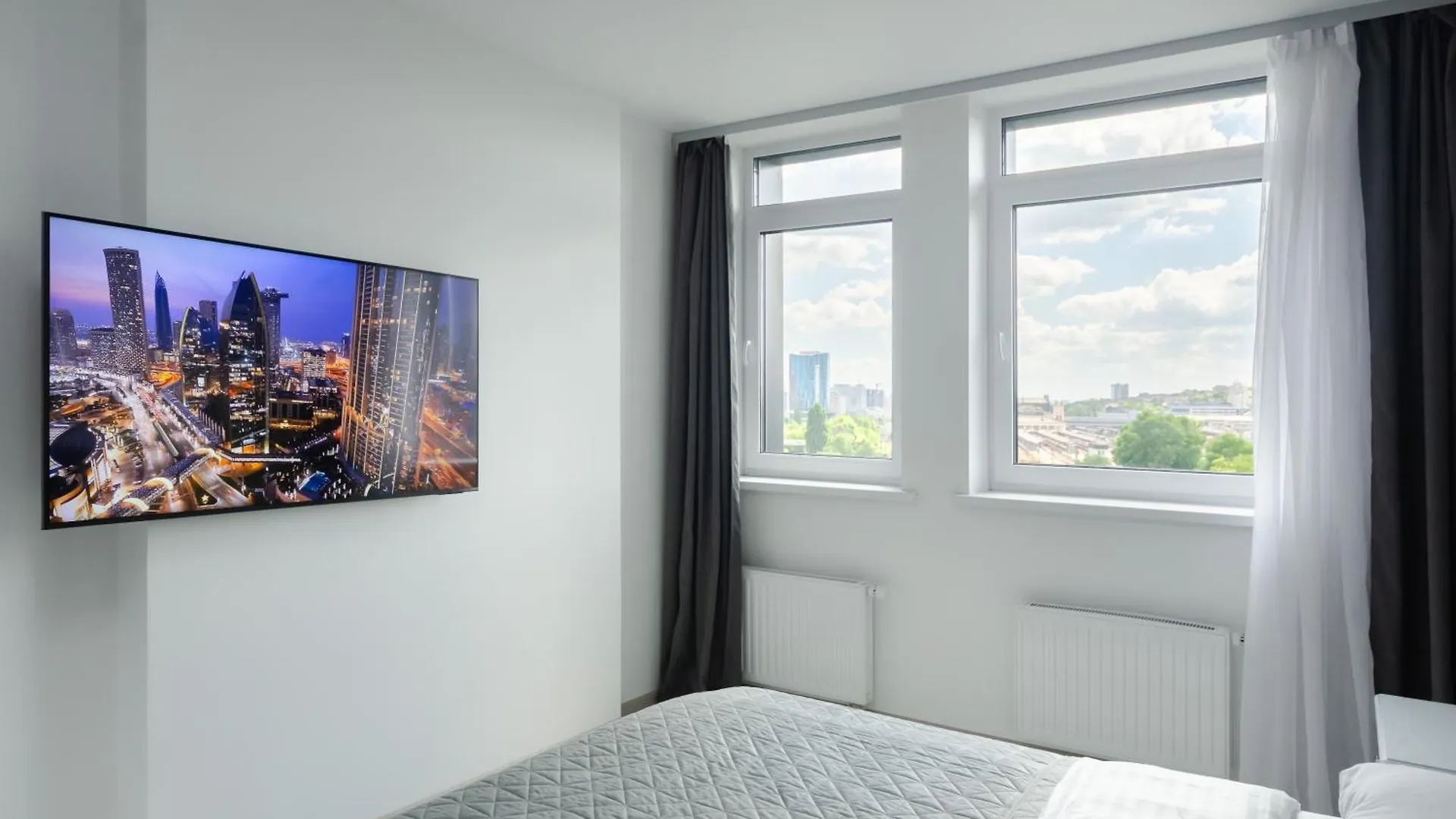 Petrovdom Apartments 09-66 In Rc Manhattan, Beresteiskyi 11 Kijev